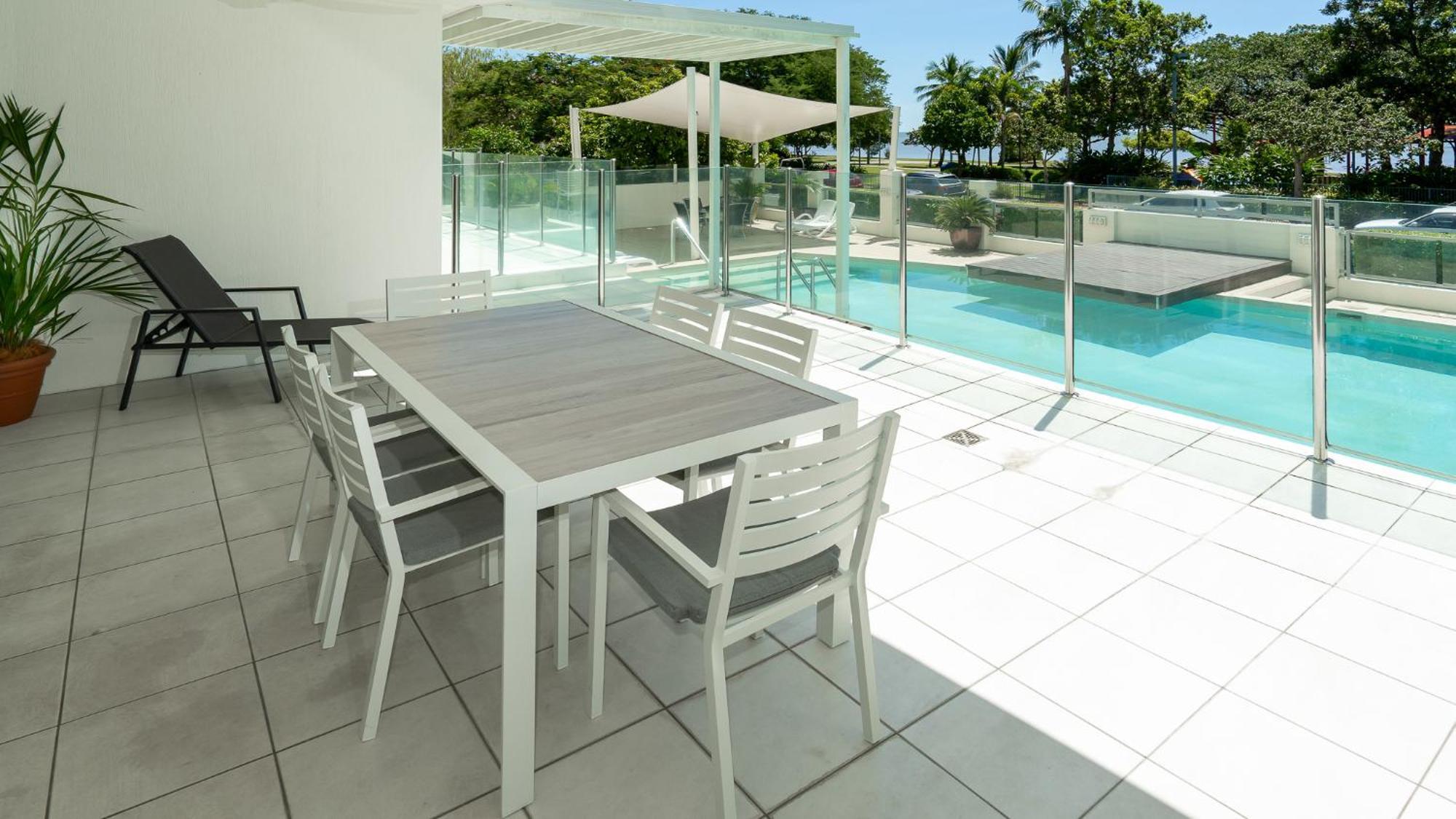 Waters Edge Apartment Cairns Quarto foto
